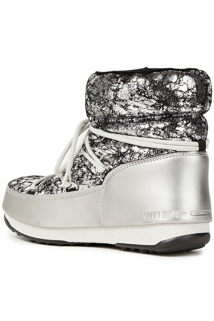 metallic silver snow boots