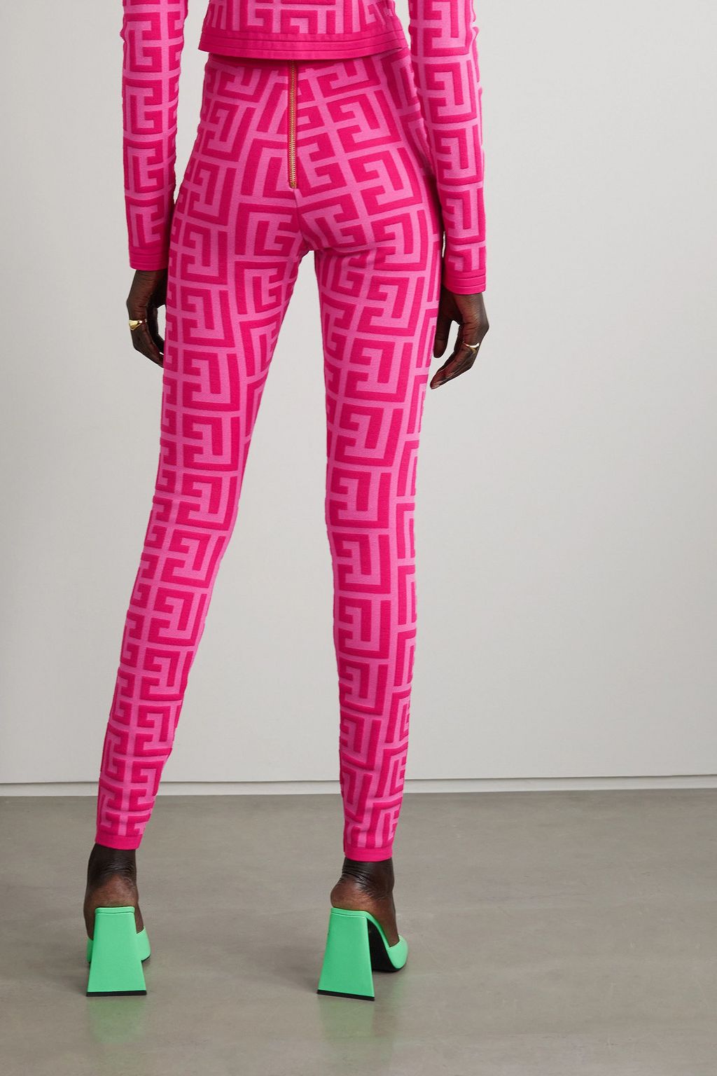 BALMAIN + Barbie ليغينغز من مزيج الصوف بحبكة الجاكار