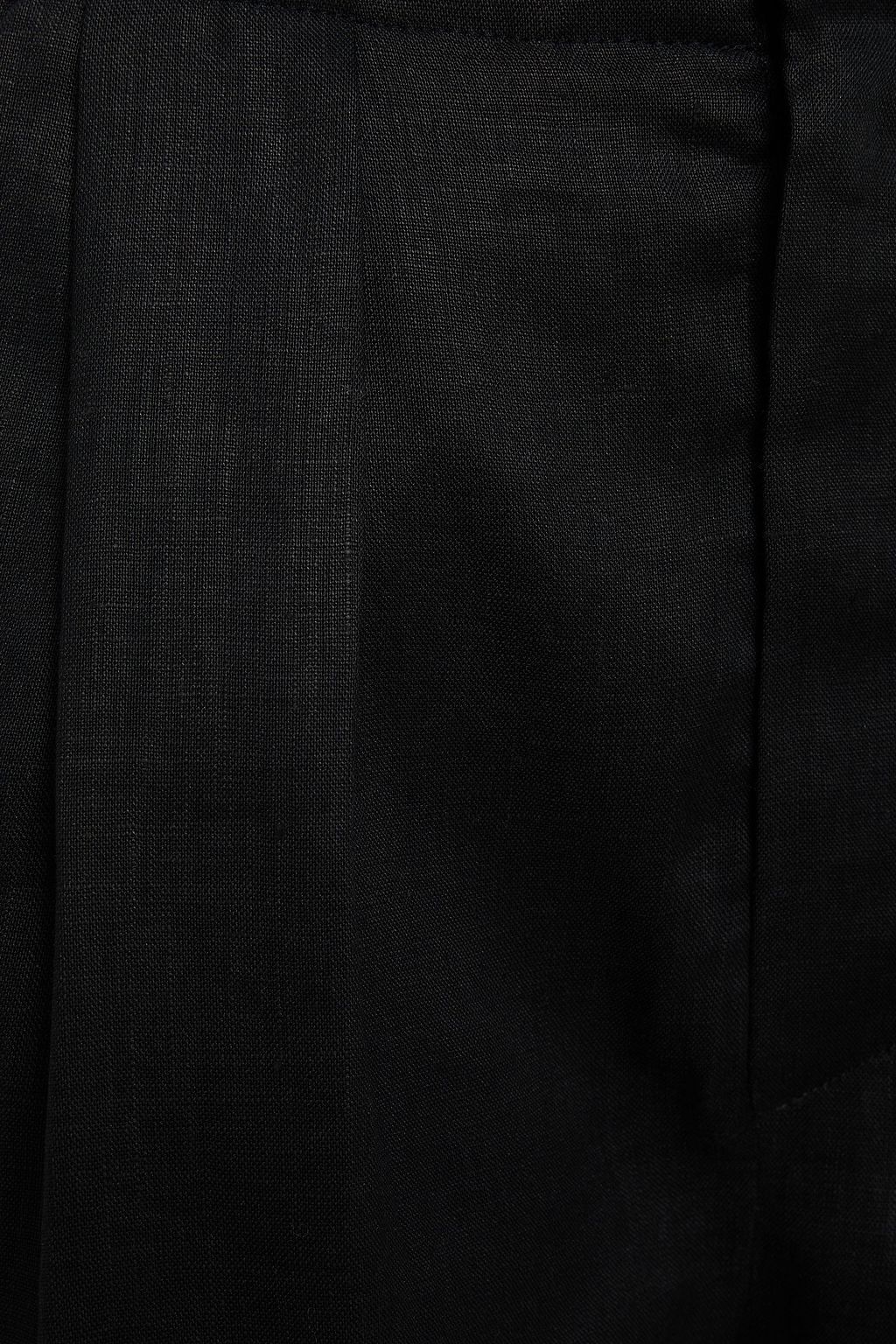 EQUIPMENT Pleated linen shorts