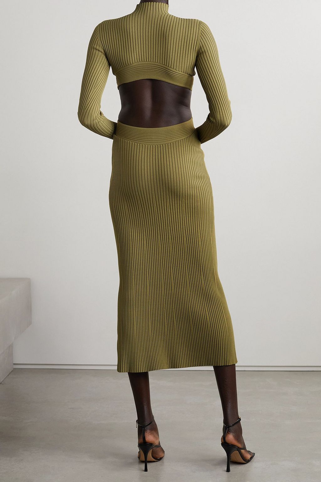 DION LEE فستان Spiral متوسّط الطول بحبكة مضلّعة وفتحة