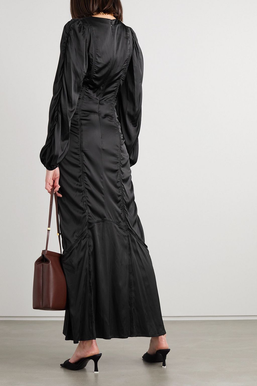 BY MALENE BIRGER فستان طويل Ettienne من الساتان بتأثير مزموم