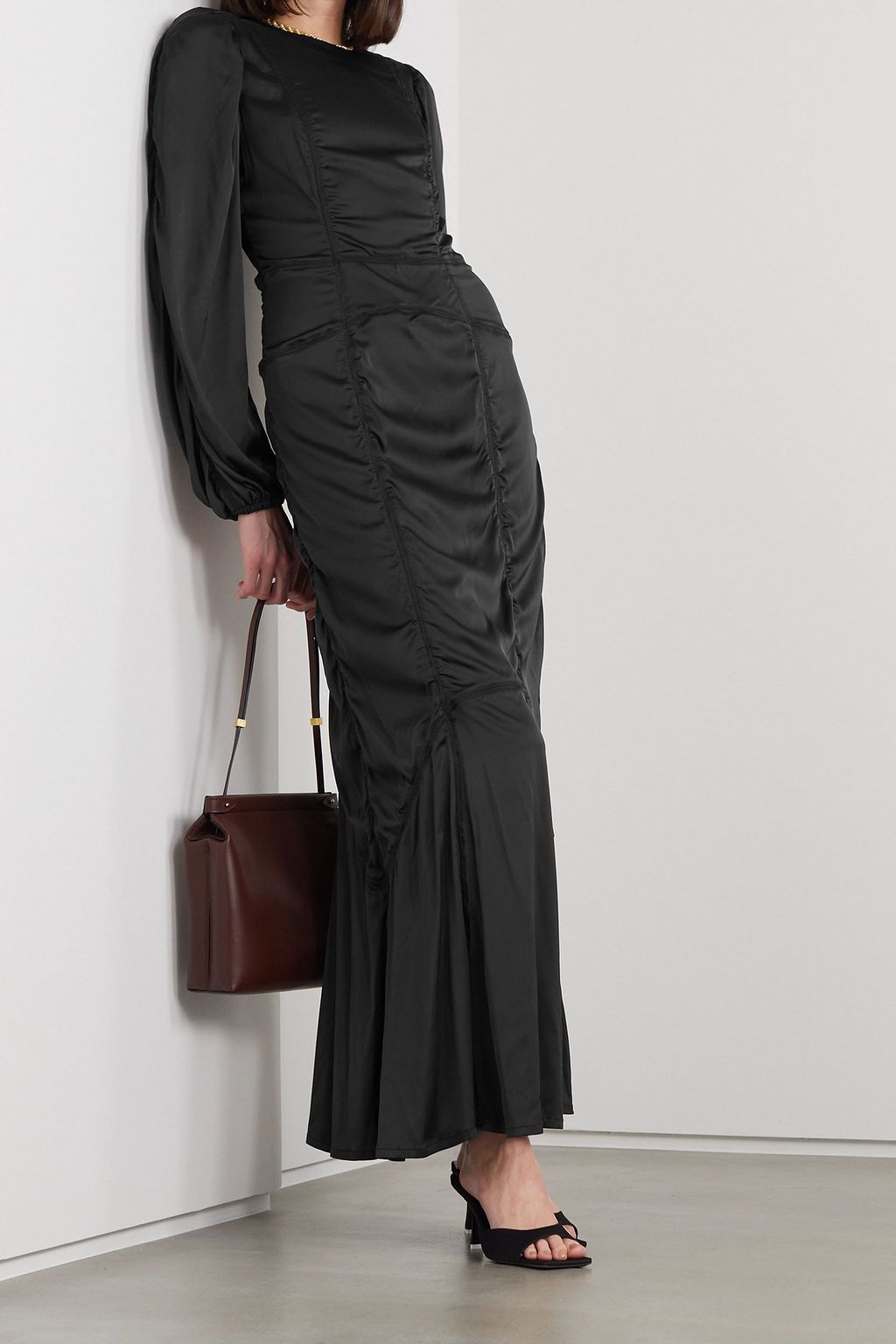BY MALENE BIRGER فستان طويل Ettienne من الساتان بتأثير مزموم