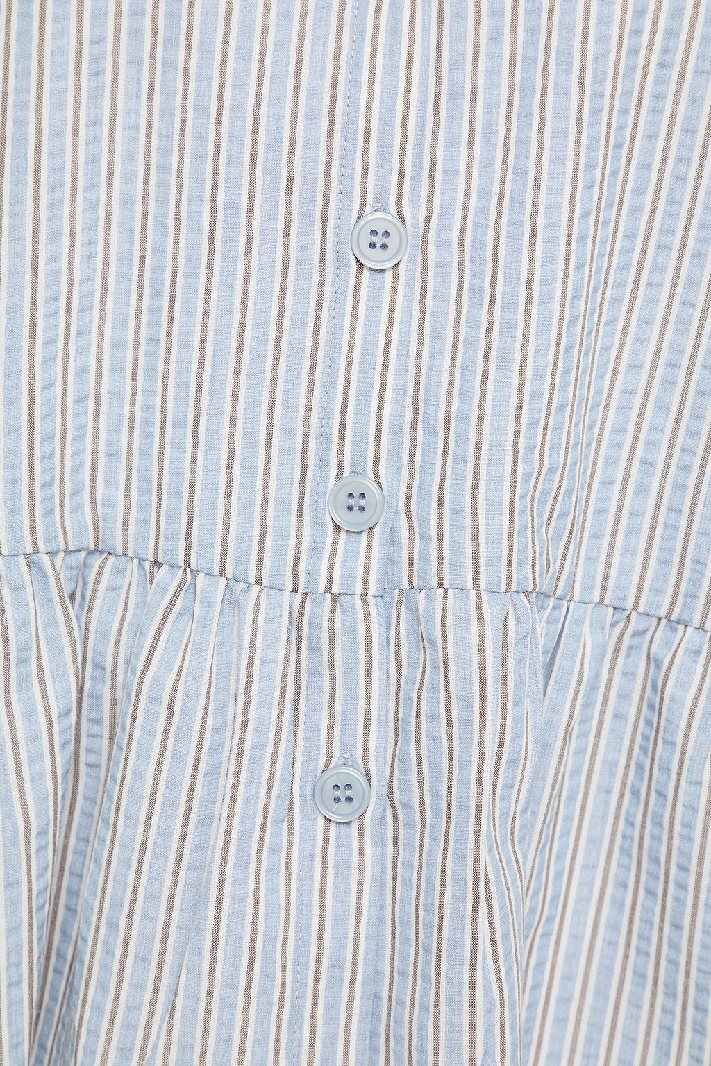 GESTUZ Gathered striped chambray shirt