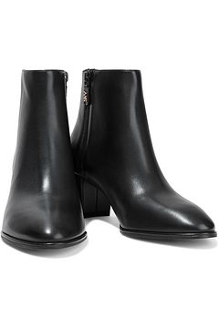 kiandra stuart weitzman