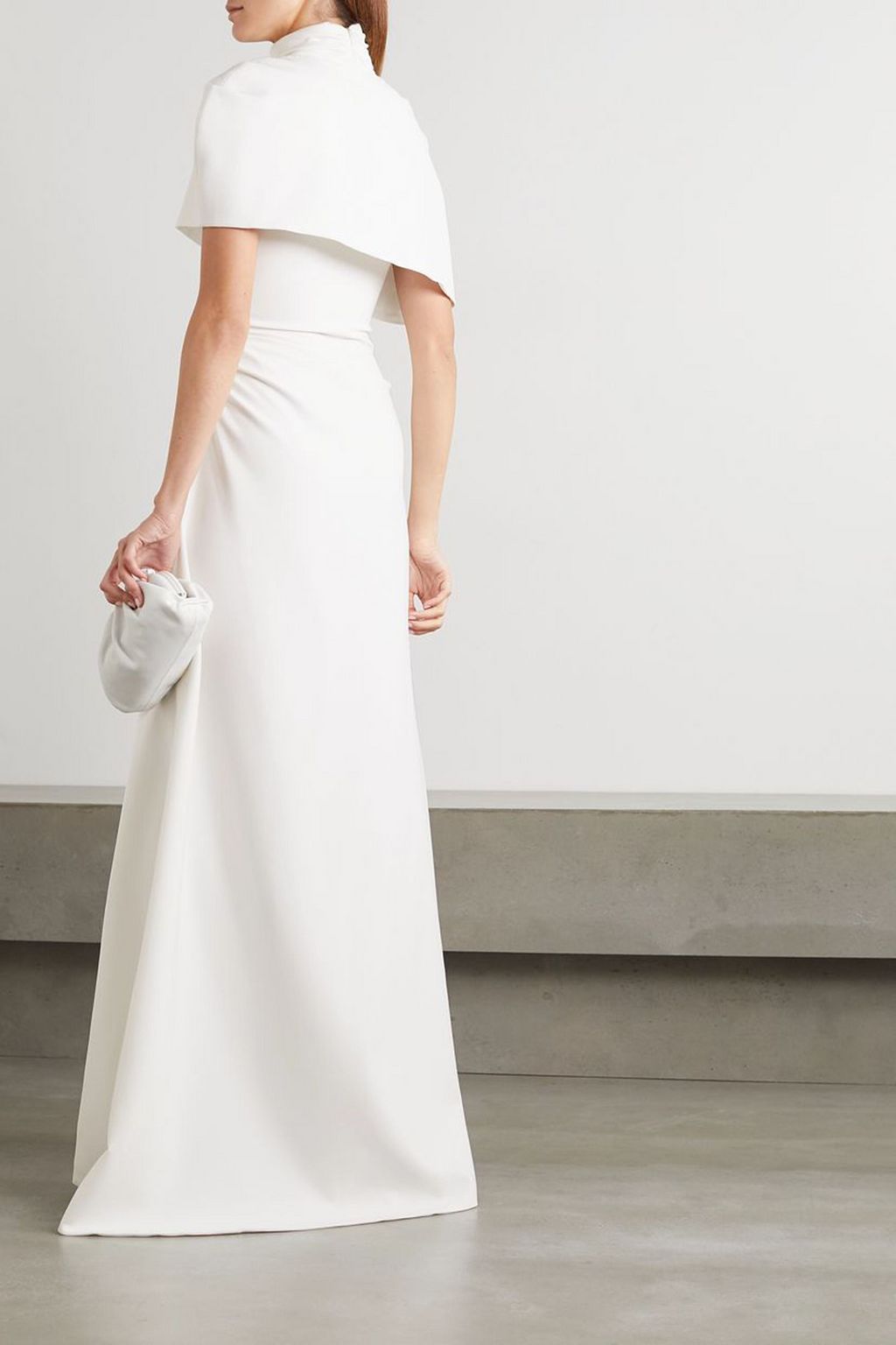 BRANDON MAXWELL فستان من الكريب مع أكمام بأسلوب الكاب