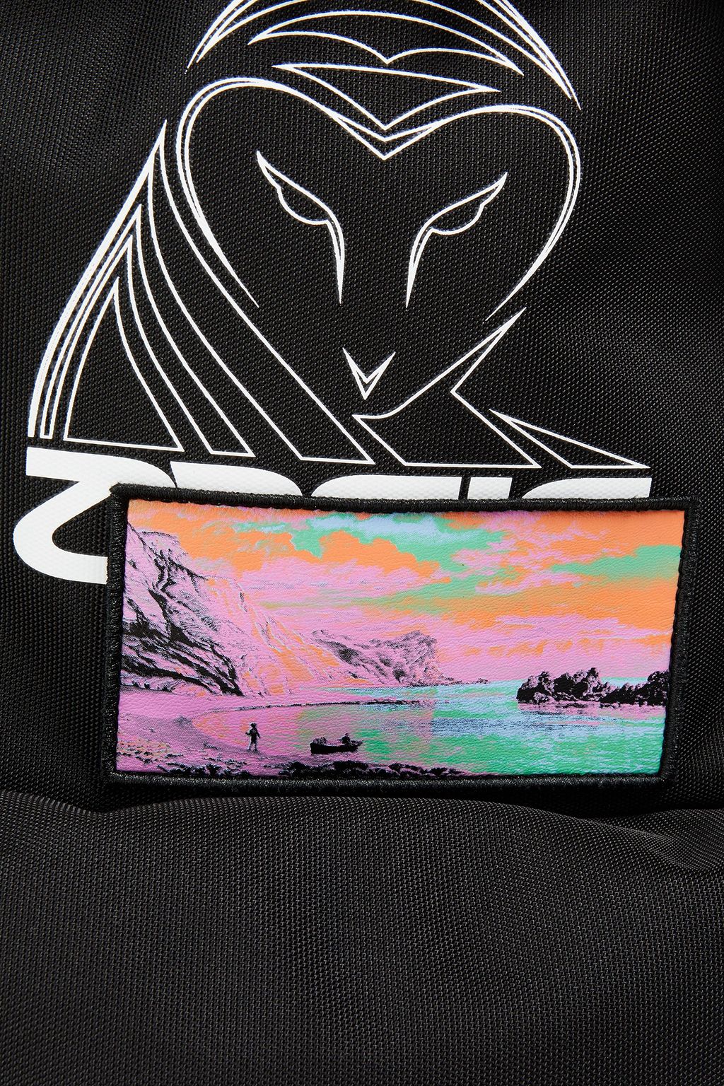 MCQ ALEXANDER MCQUEEN Rucksack aus Canvas mit Print, Lederbesatz und Applikationen