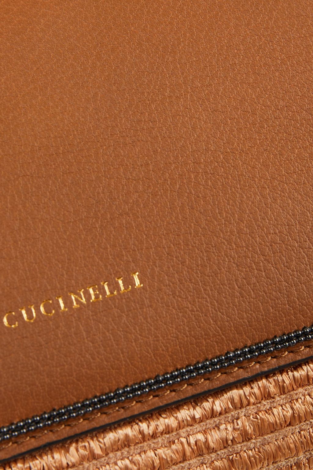 BRUNELLO CUCINELLI Schultertasche aus Raffiabastimitat mit Ledereinsatz und Verzierung