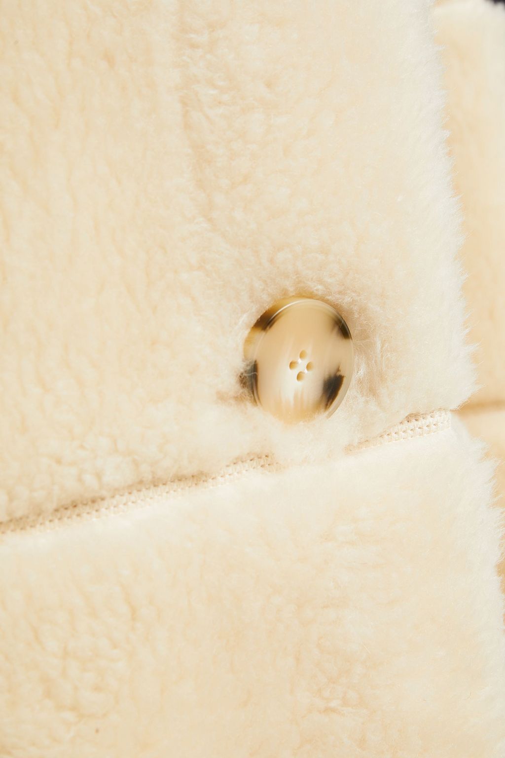 LVIR Mantel aus gestepptem Shearling-Imitat