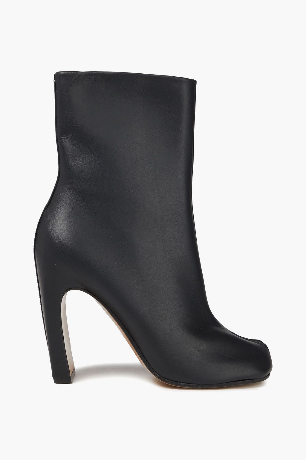 tabi split toe shoes