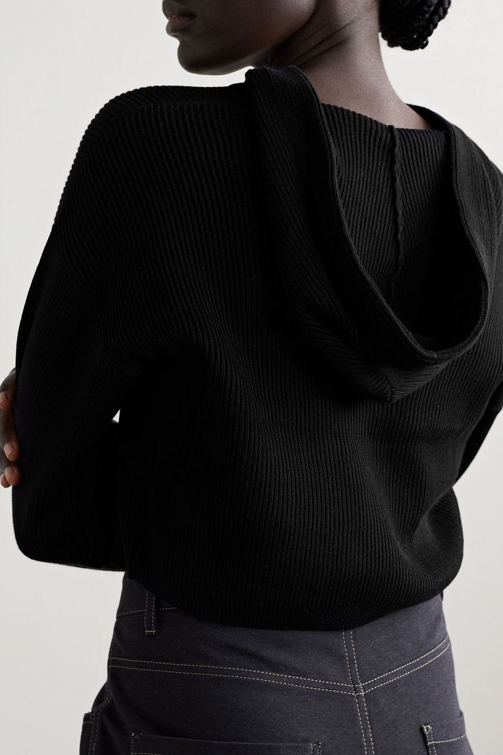 BRUNELLO CUCINELLI リブ編みニット クロップドフーディ ビーズ付き