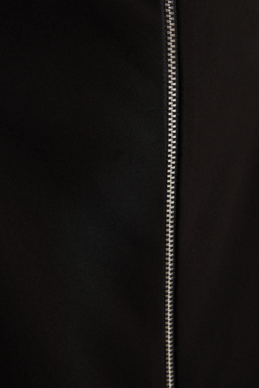 THEORY Crepe pencil skirt