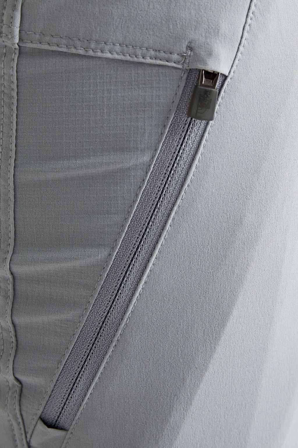 THE NORTH FACE Slim-fit belted printed ski pants