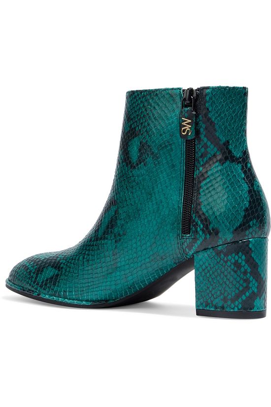 stuart weitzman kiandra boot