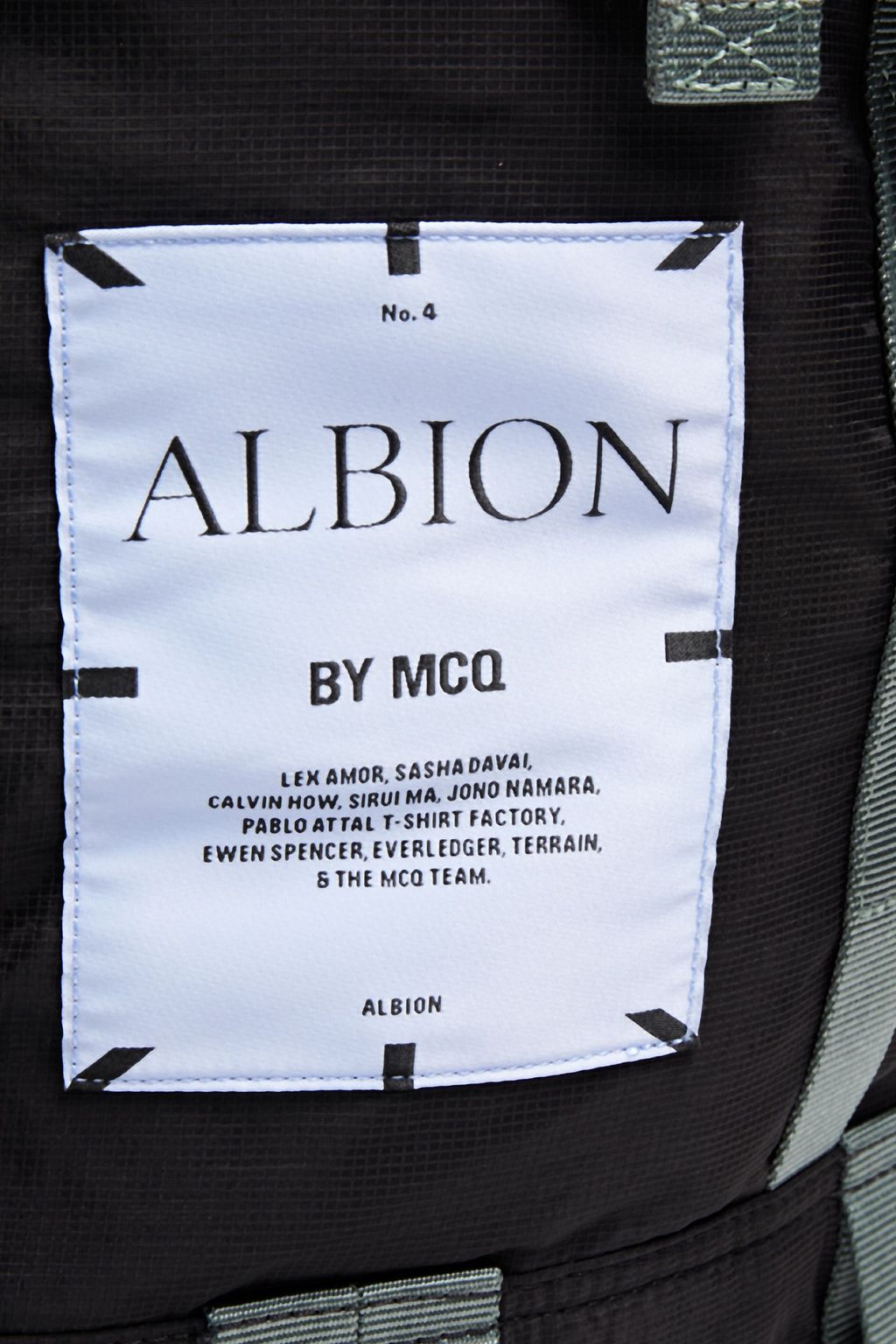 MCQ ALEXANDER MCQUEEN ロゴアップリケ付き シェル加工生地 バックパック