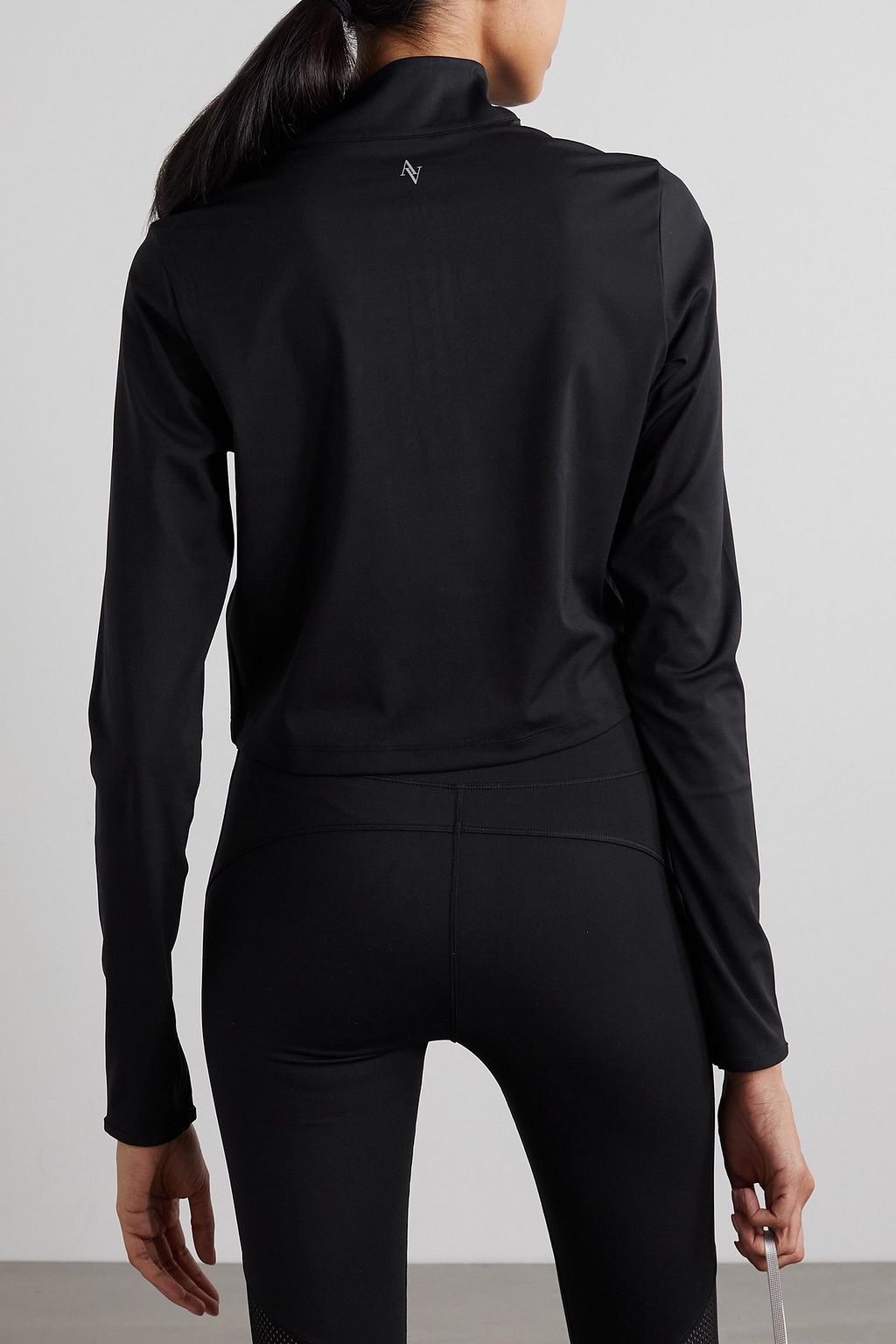ALL ACCESS بلوزة Crop Unison من نسيجٍ مطاط