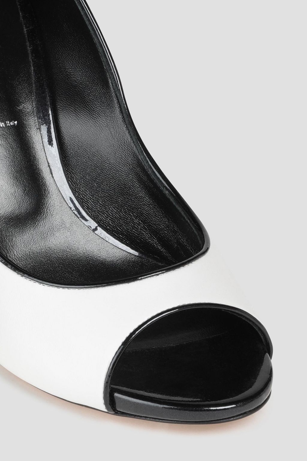 CASADEI Two-tone leather pumps