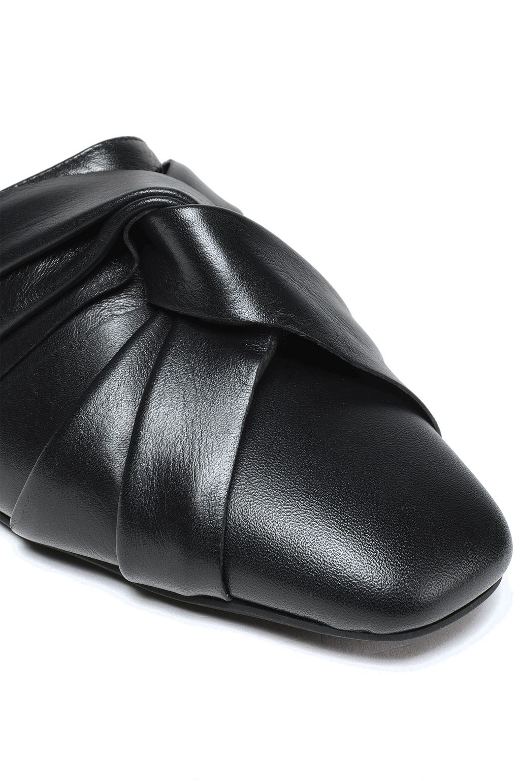 N°21 Twisted leather slippers