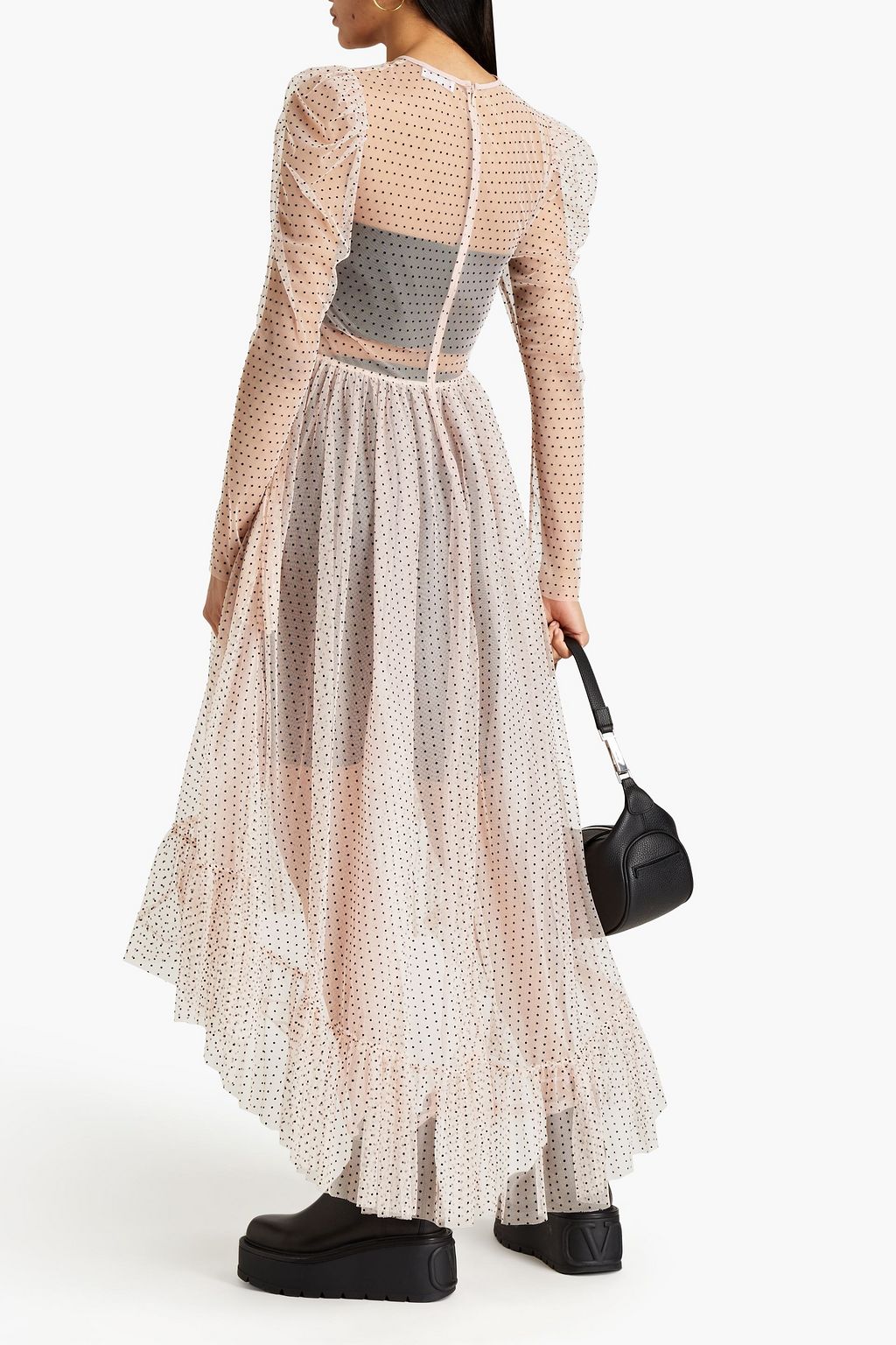 REDVALENTINO فستان طويل مصنوع من التول بنقشات بارزة ومزين بربطة على شكل فراشة