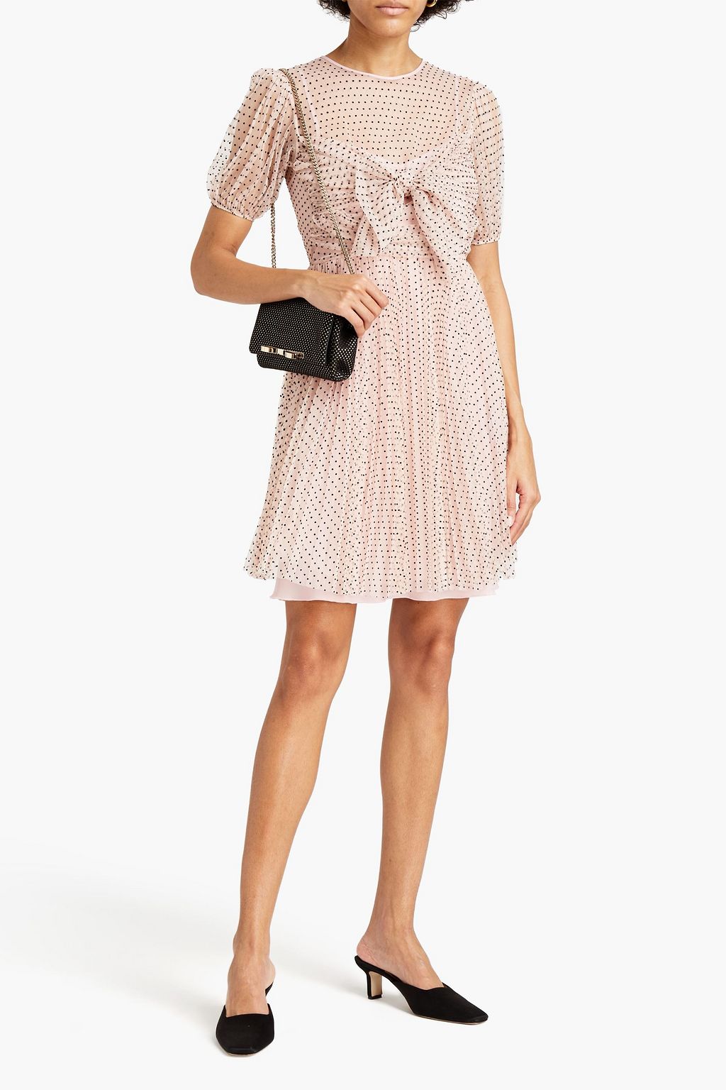 REDVALENTINO فستان قصير مصنوع من التول بنقشات بارزة ومزين بربطة على شكل فراشة