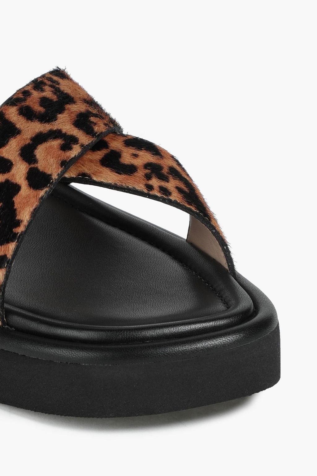 STUART WEITZMAN 레오파드 프린트 카프 헤어 샌들
