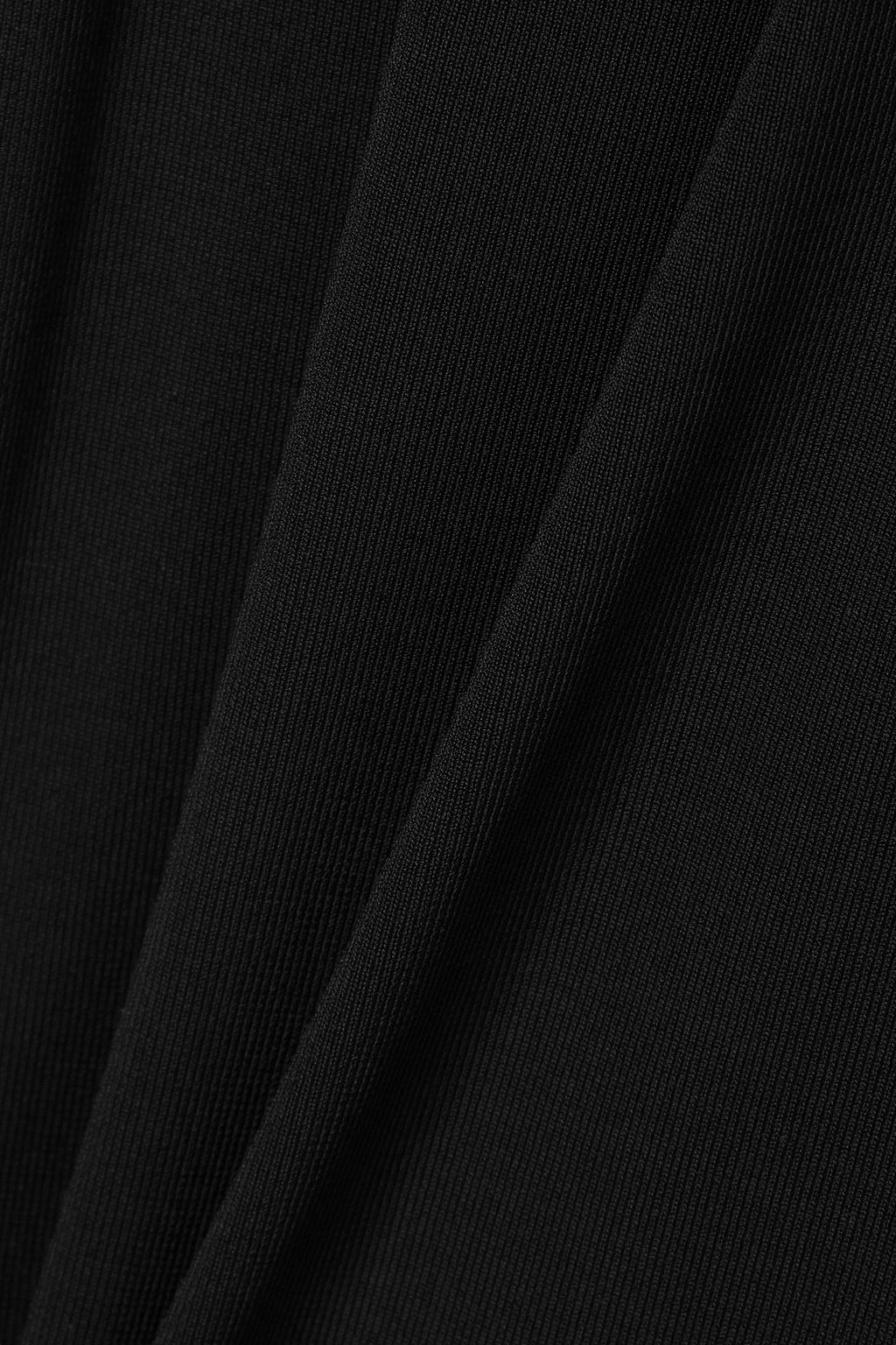 RALPH LAUREN COLLECTION فستان متوسط الطول من نسيج بحبكة مطاطية بقِطع محاكة بجانب بعضها البعض من الشيفون