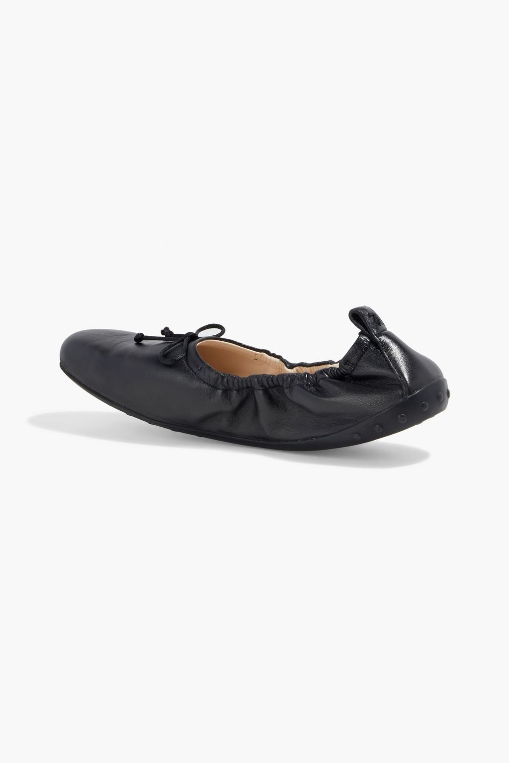 TOD'S حذاء باليرينا مسطح مصنوع من الجلد ومزين بربطة على شكل فراشة