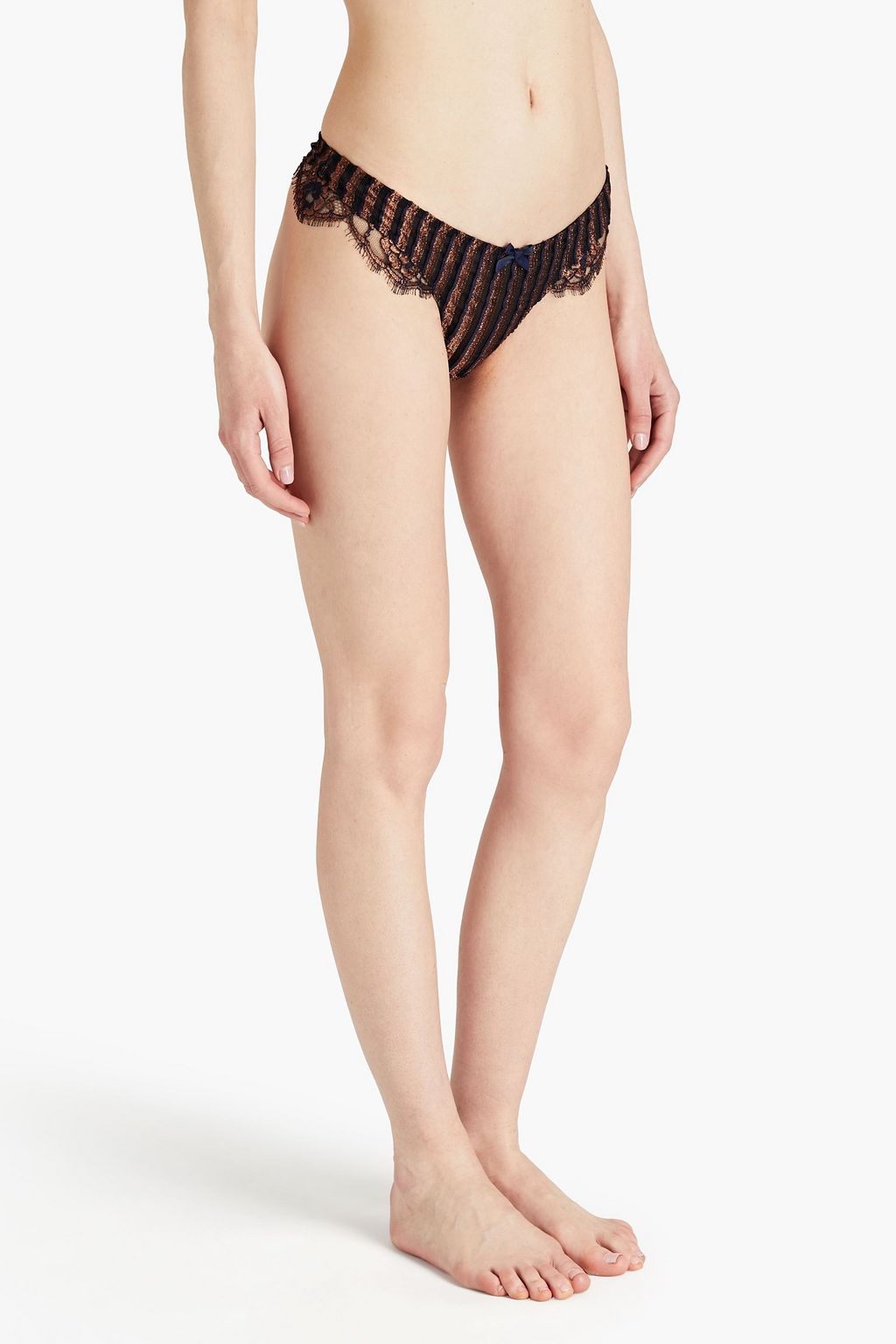 AGENT PROVOCATEUR Tief sitzender String aus Mesh mit Spitzeneinsätzen