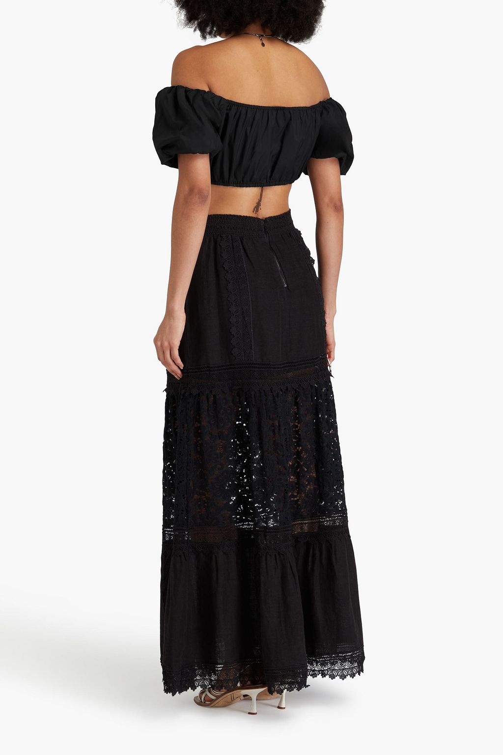 ALICE + OLIVIA تنورة "ريزي" طويلة من كتّان شبكي مزينة بقِطع محاكة بجانب بعضها البعض من دانتيل غيبور