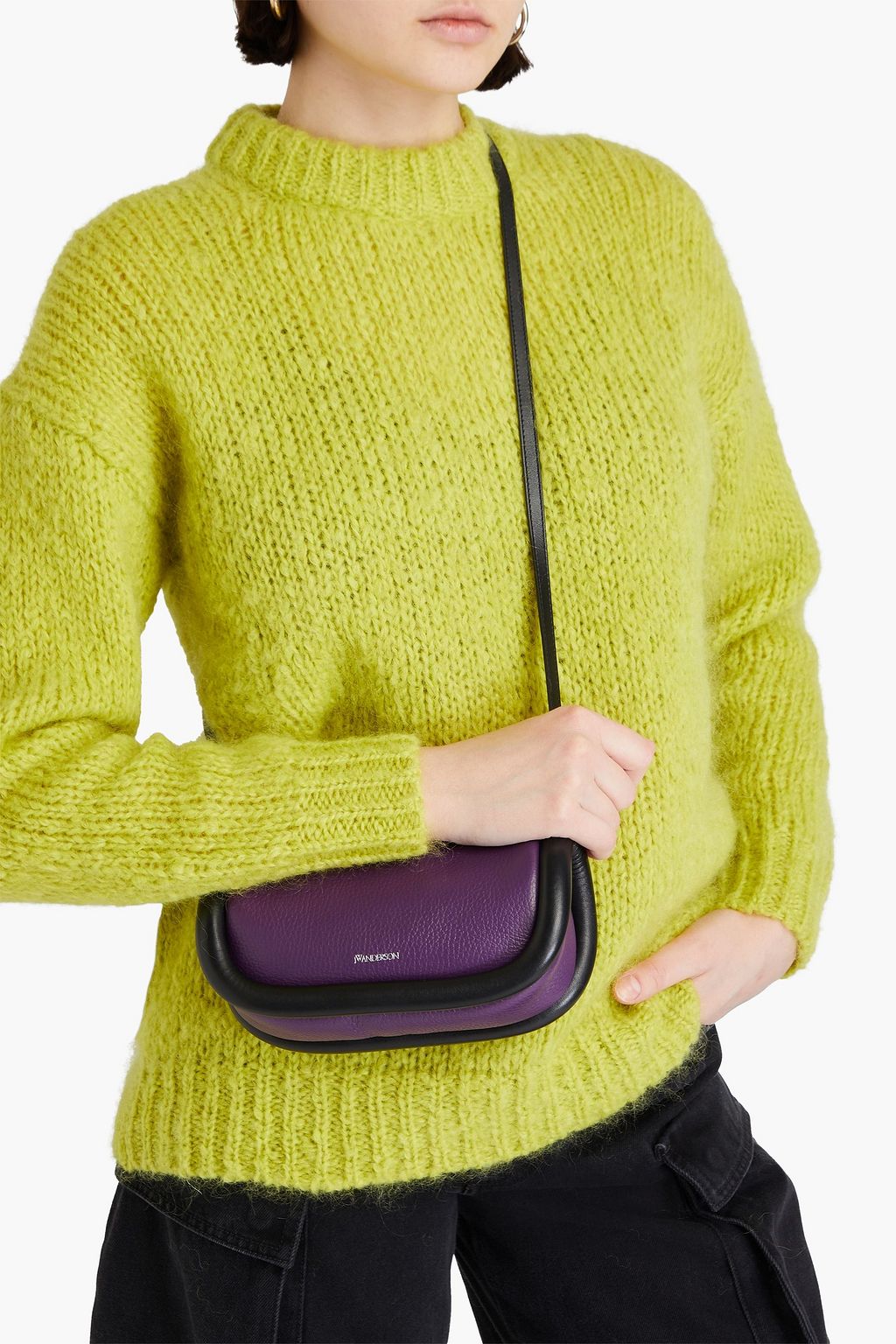 JW ANDERSON حقيبة كتف "بامبر" من الجلد بملمس نافر من لونين مقاس 12