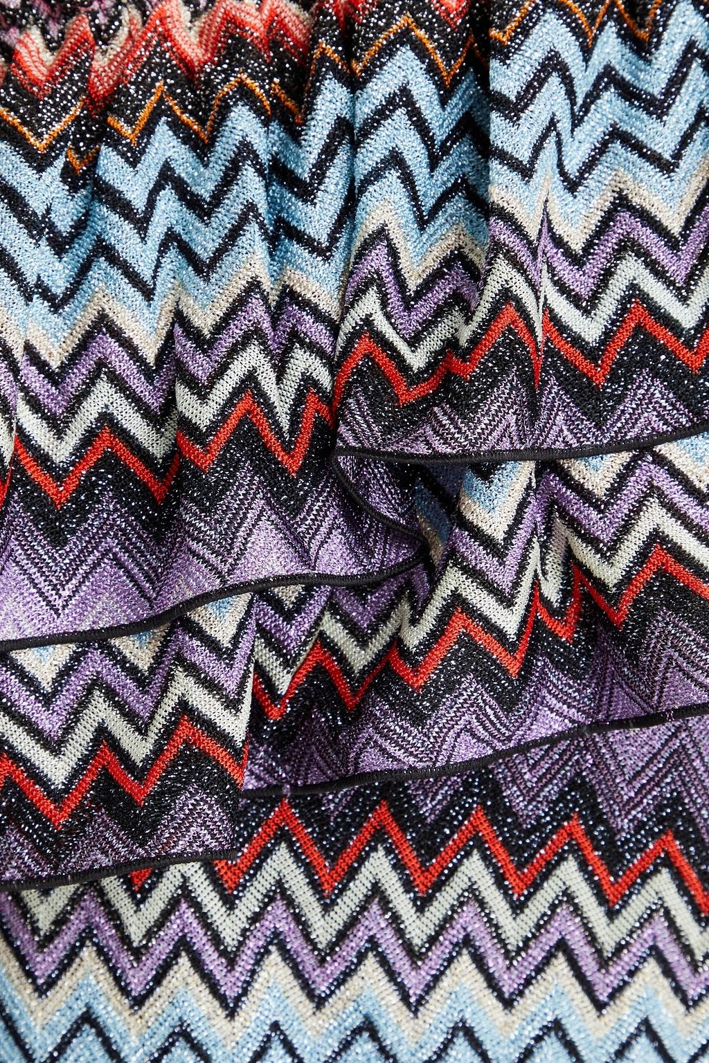 MISSONI فستان قصير بأكتاف مفتوحة من نسيج بحبكة كروشيه مزيّن بكشاكش