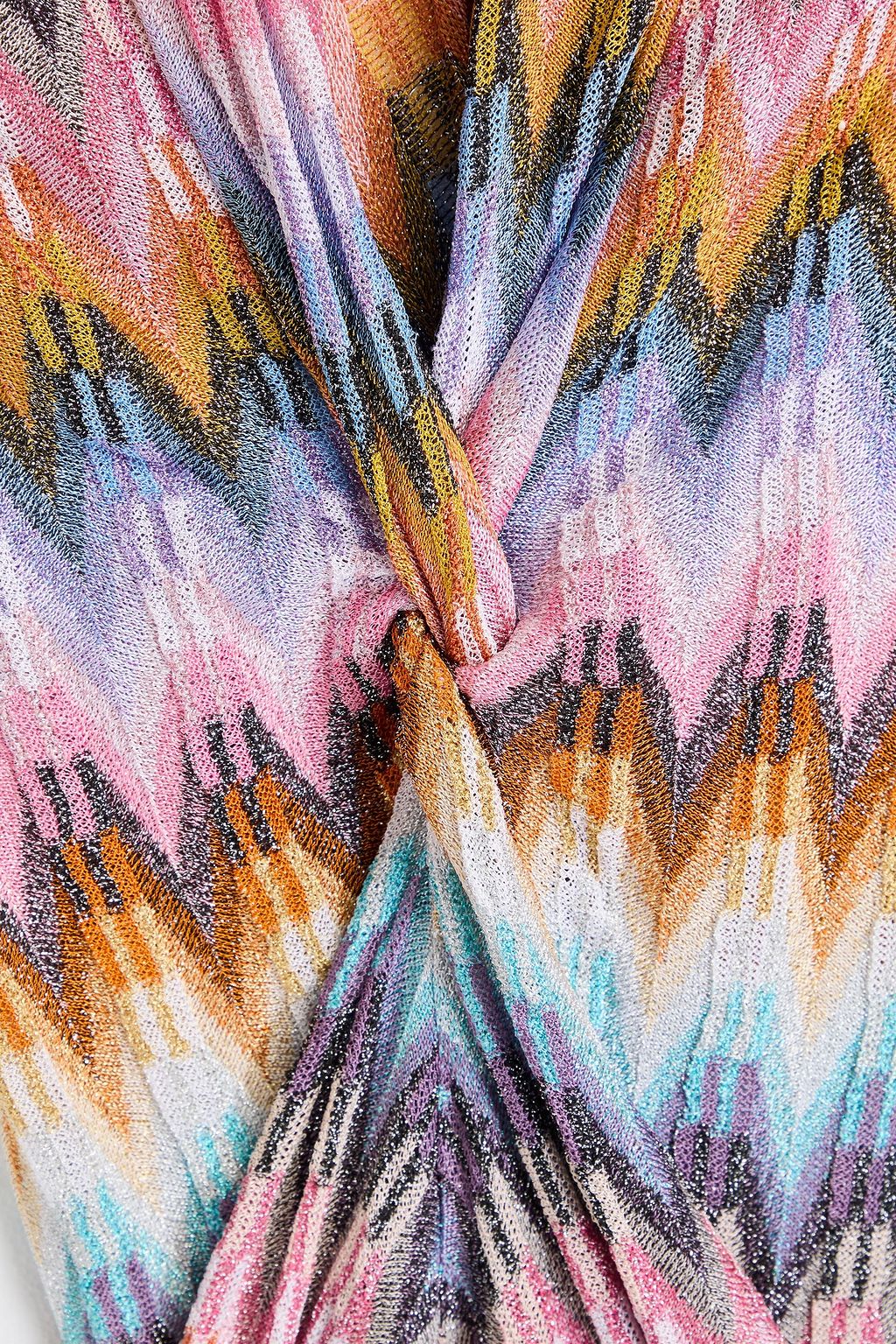 MISSONI فستان طويل بقصّة ملفوفة من نسيج بحبكة كروشيه بلون معدني