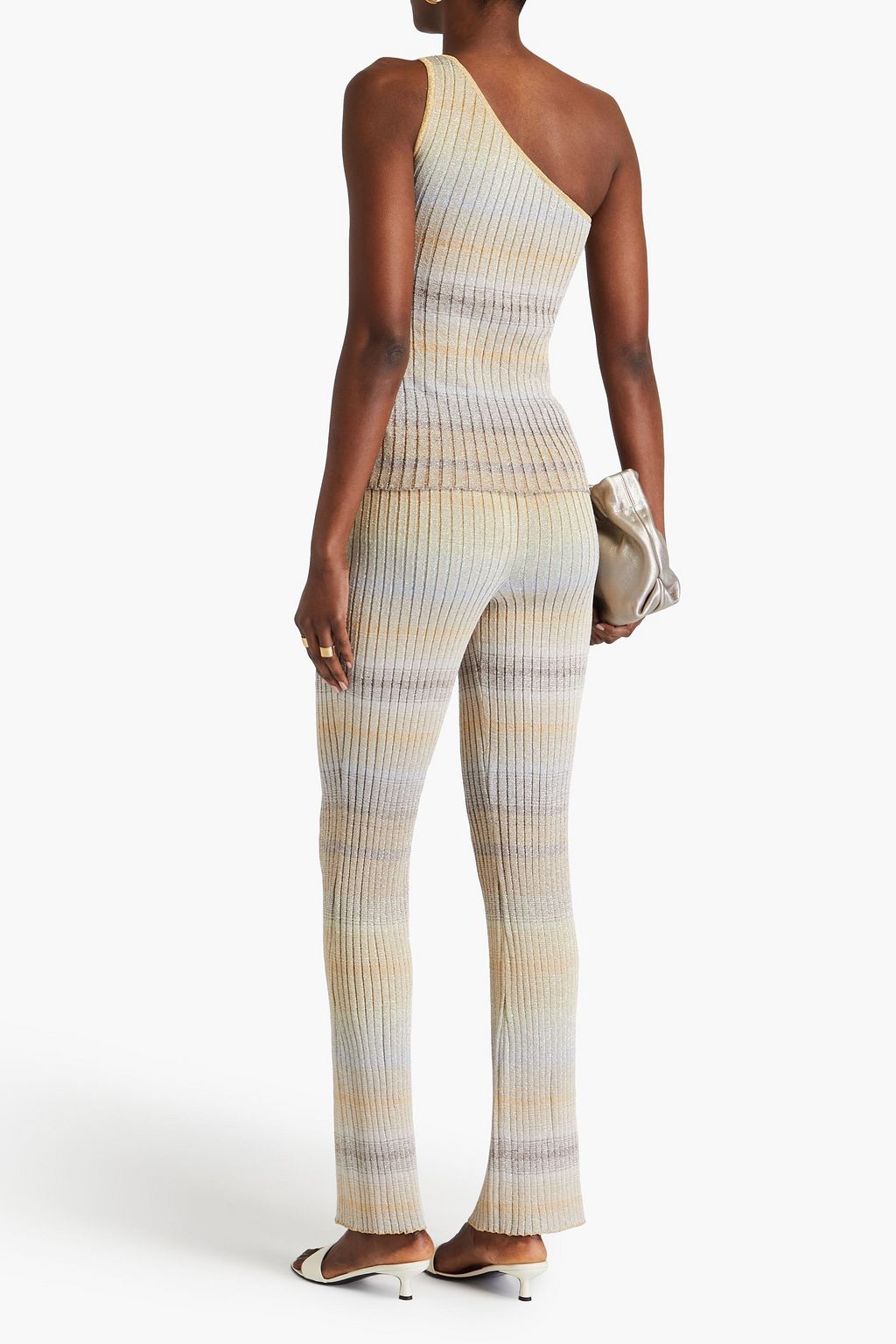 MISSONI تيشيرت مكشوف الكتف بحبكة مضلّعة بلون معدني