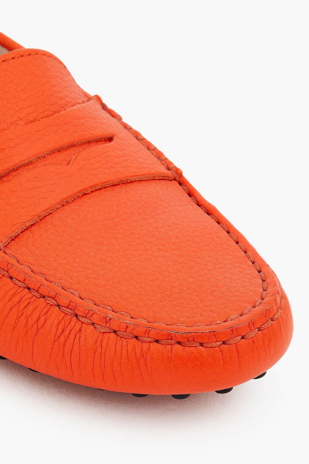 TOD'S حذاء لوفر من الجلد المُحبّب