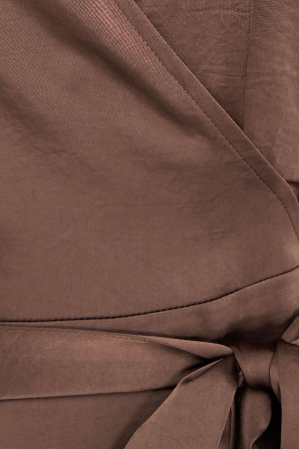 CLAUDIE PIERLOT فستان قصير "ريكسي" ملتفّ من التويل الحريري