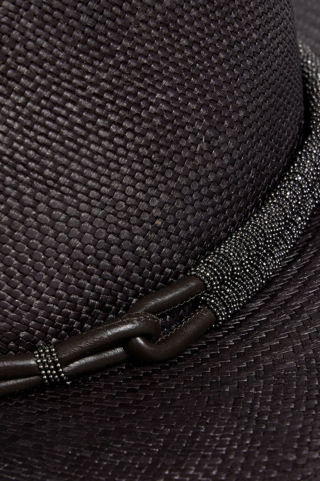 BRUNELLO CUCINELLI قبعة فيدورا من القش مزينة بحافات من الجلد ومزينة بالخرز