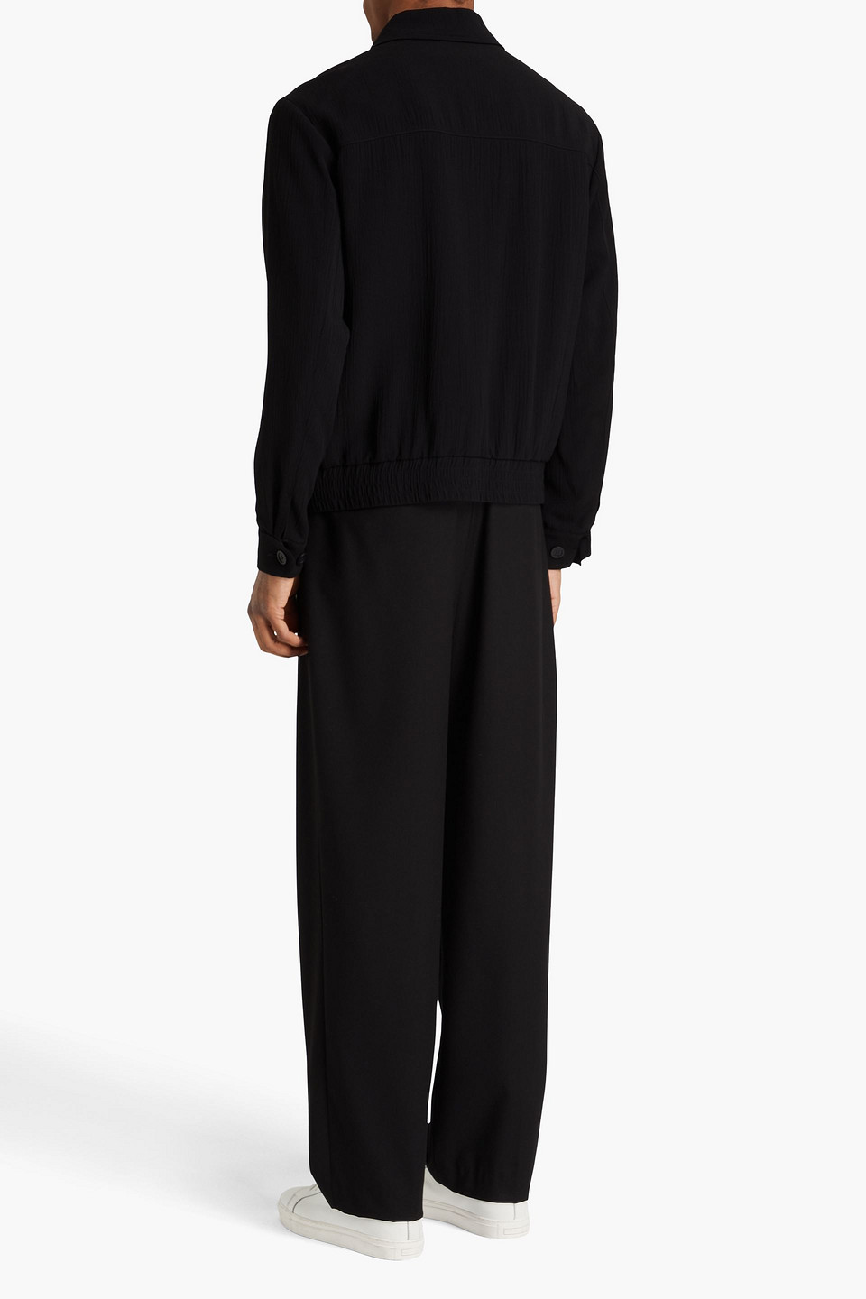 Sandro Crinkled Crepe Overshirt In Schwarz