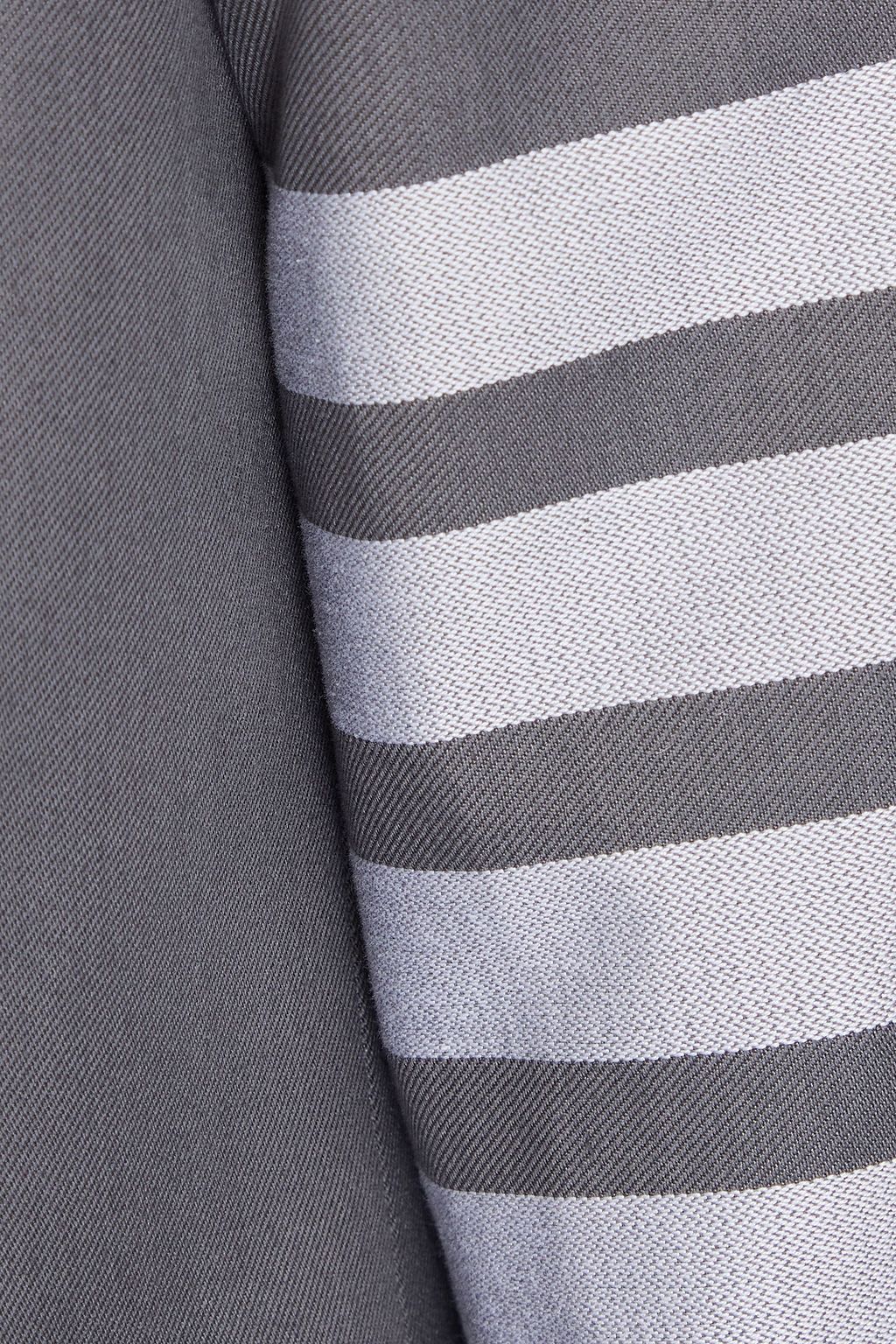 THOM BROWNE بليزر من قطن التويل بتصميم مخطط بصفين من الأزرار