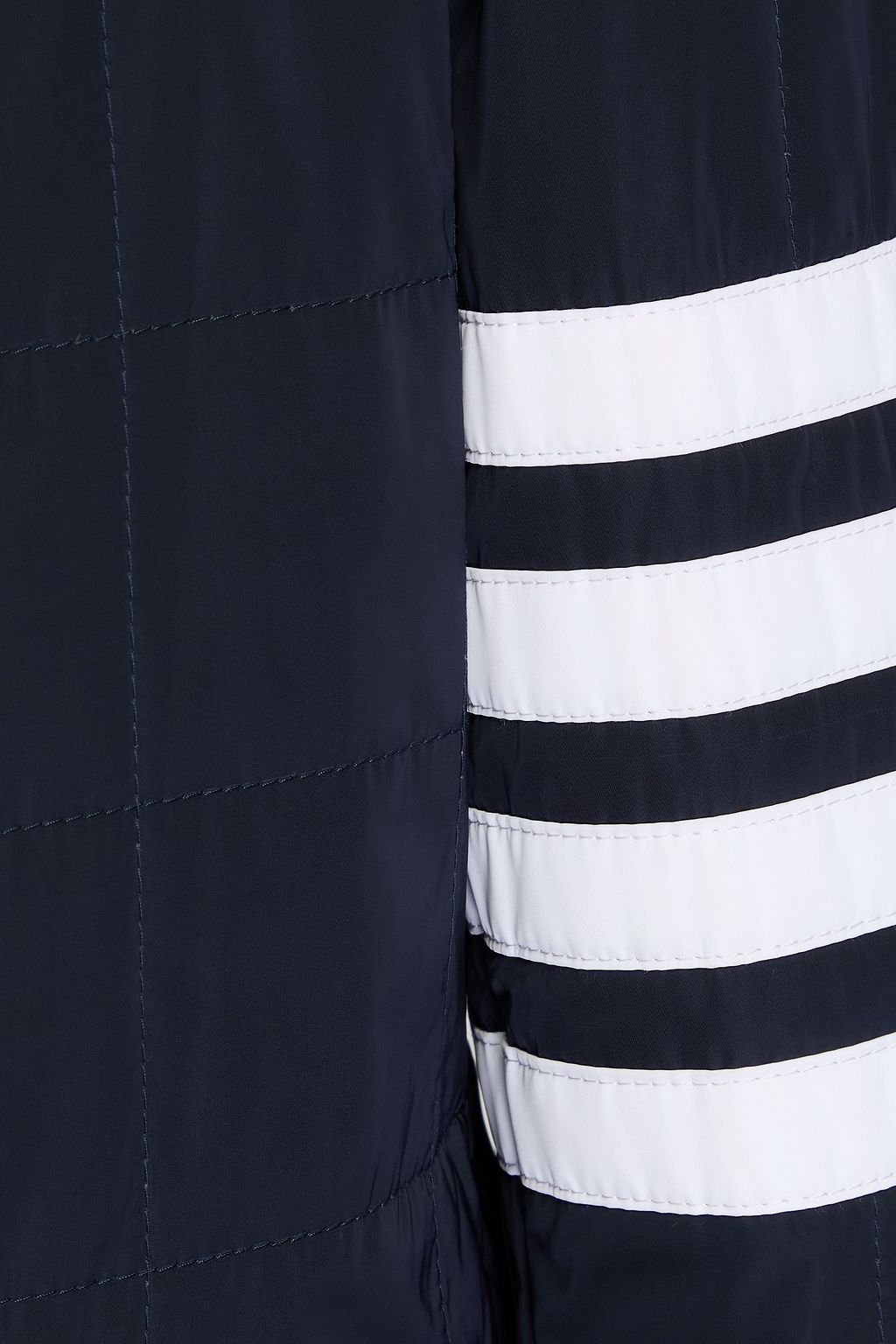 THOM BROWNE بليزر من قماش عازل بتصميم مخطّط ومبطّن
