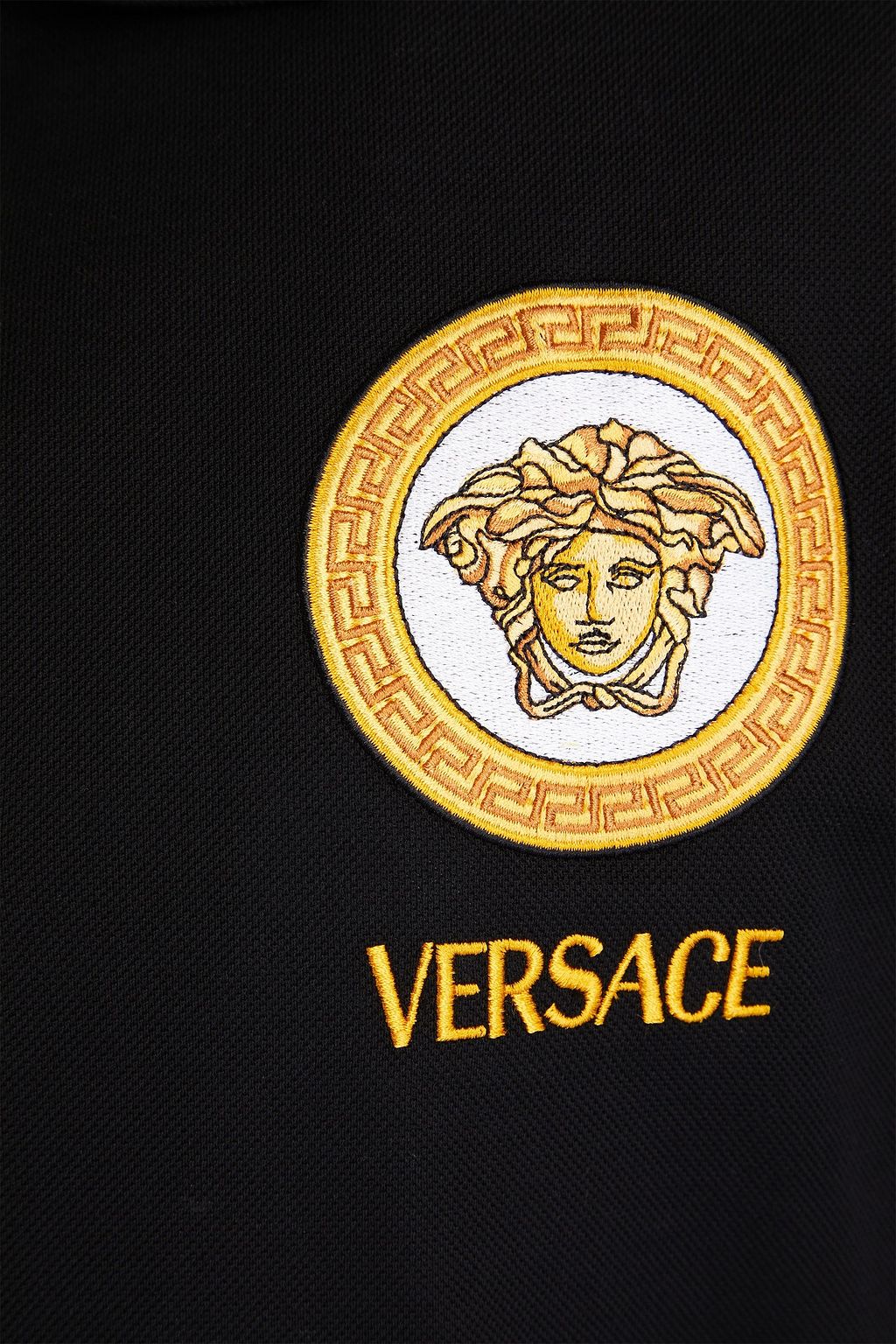 VERSACE قميص بولو من قطن بيكيه بتصميم مطرّز