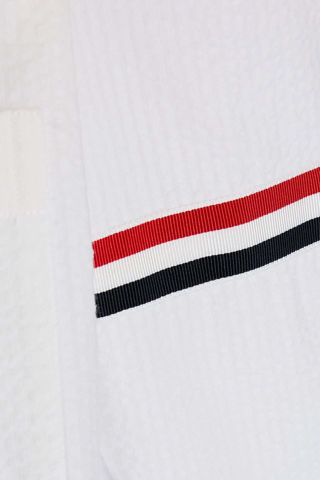 THOM BROWNE قميص من نسيج سيرساكر القطني المخطط