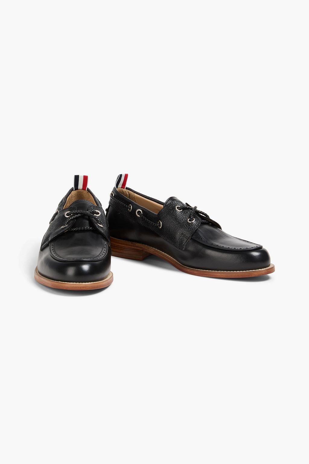 THOM BROWNE حذاء بوت من الجلد المُحبّب والجلد الأملس
