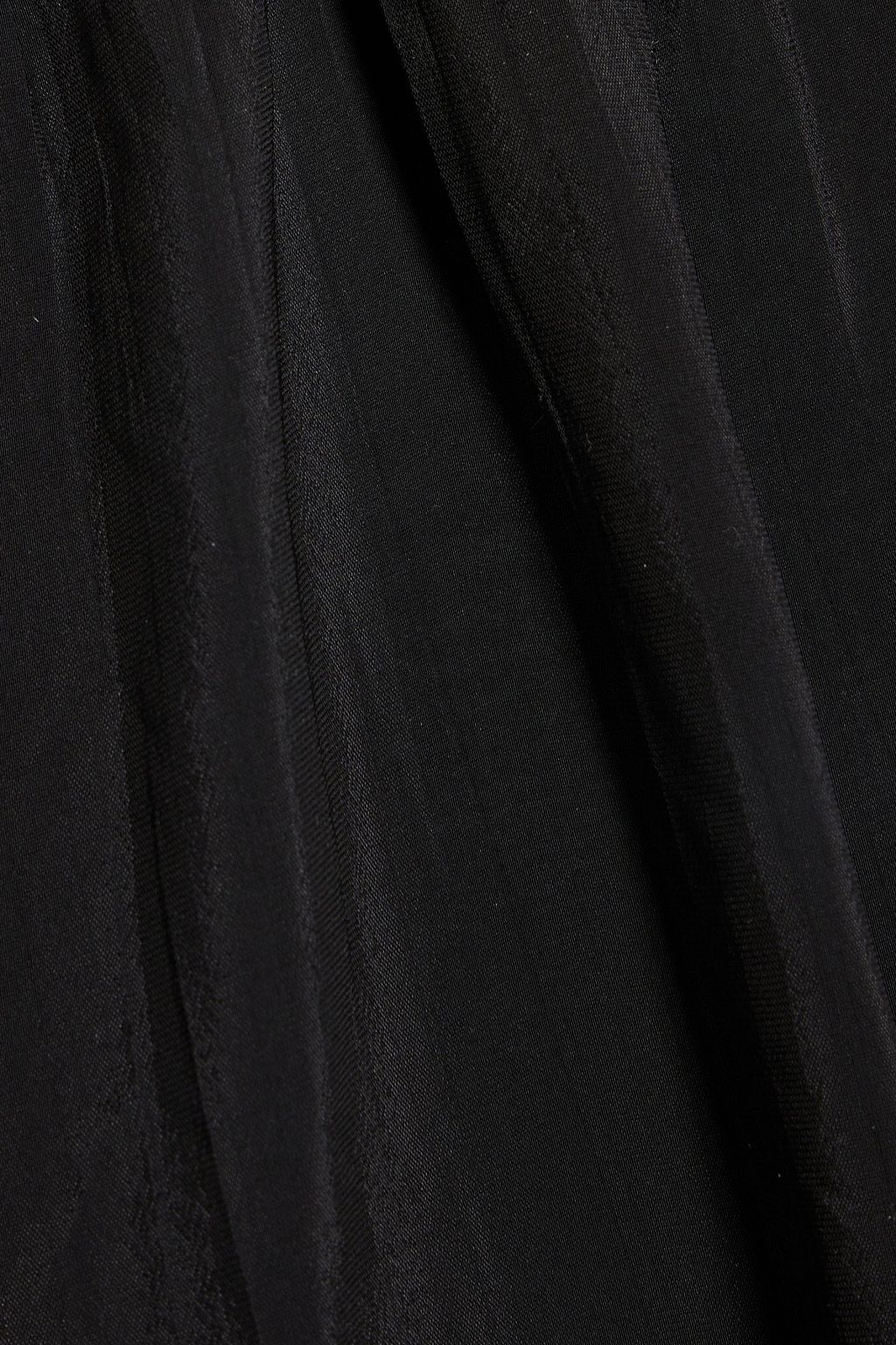 SOLID & STRIPED قميص نوم "ذا ساري" طويل من الحرير الصيني