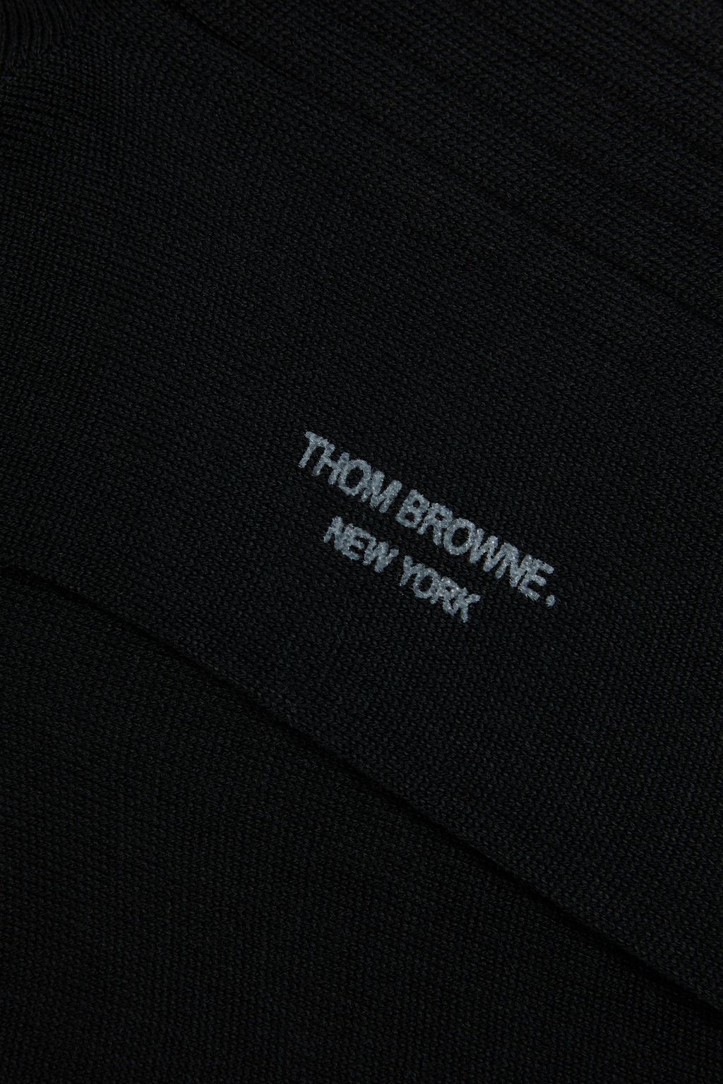 THOM BROWNE الجوارب من صوف الميرينو المضلّع