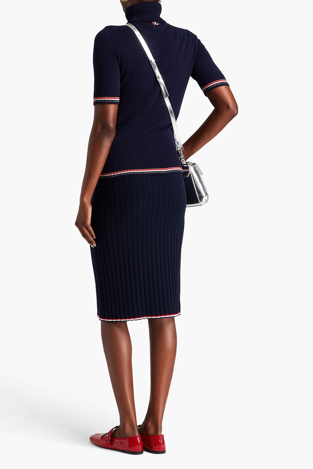 THOM BROWNE كنزة رياضية بياقة عالية من الكشمير