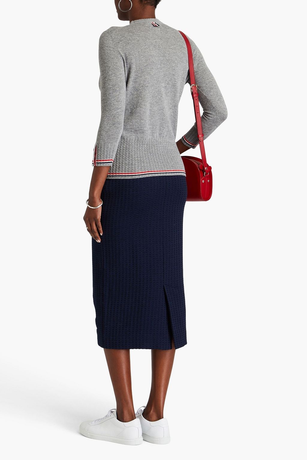 THOM BROWNE كنزة رياضية من الكشمير بتصميم مخطط