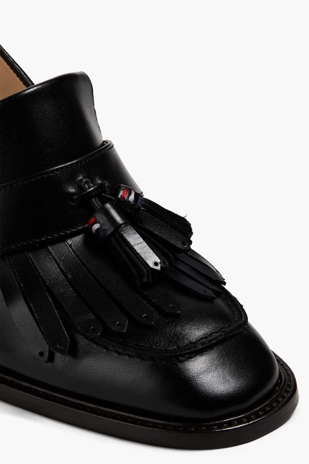 THOM BROWNE حذاء بكعب عالٍ من الجلد مزينة بشرّابات