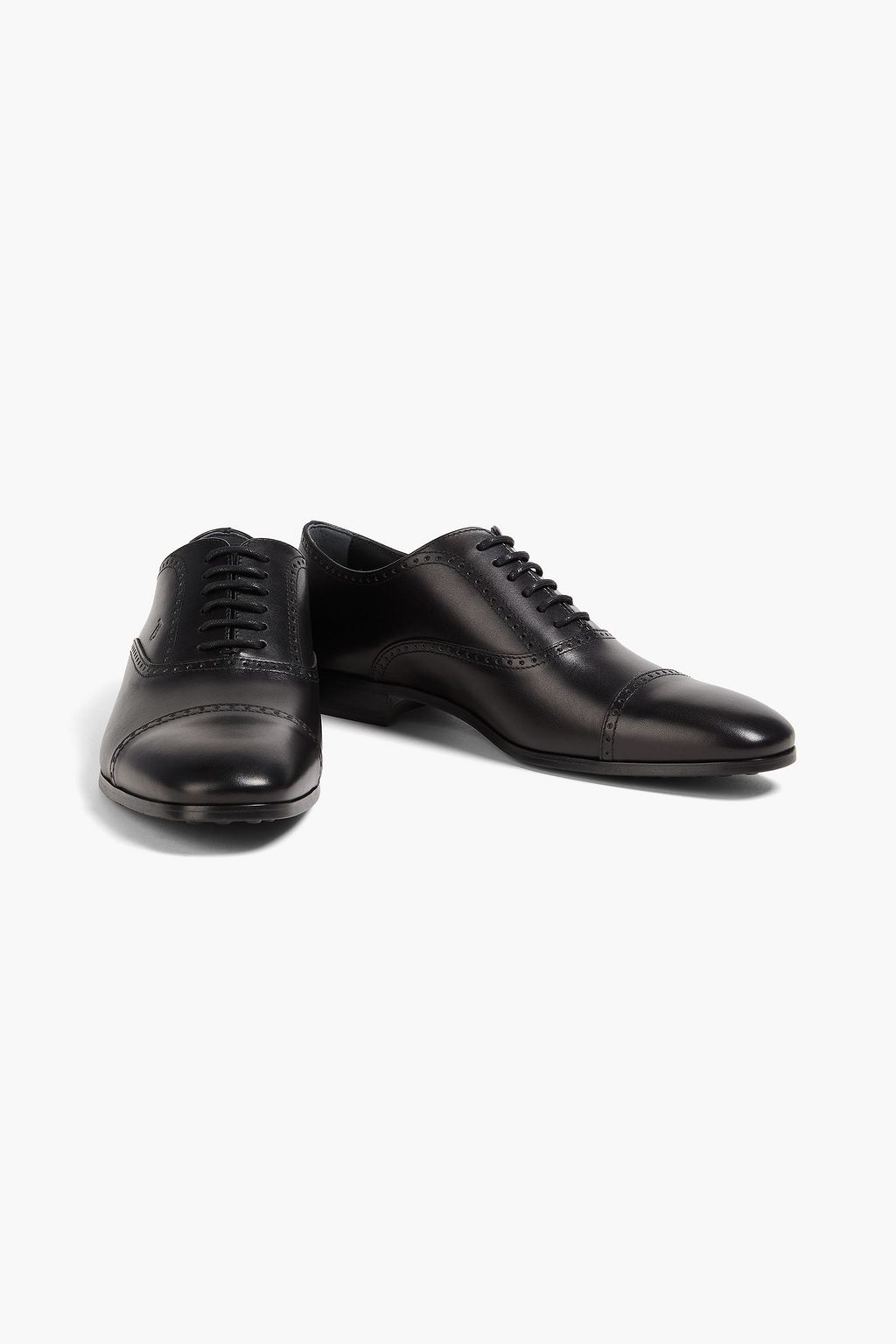TOD'S حذاء من الجلد المخرّم بسوار مزود بإبزيم