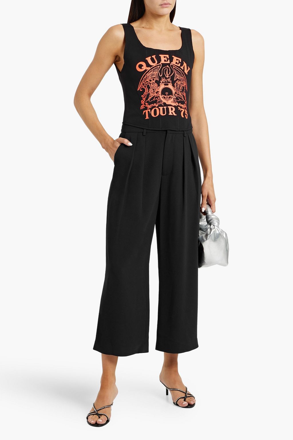ALICE + OLIVIA بنطال "بومبي" قصير بأرجل واسعة من قماش الكريب