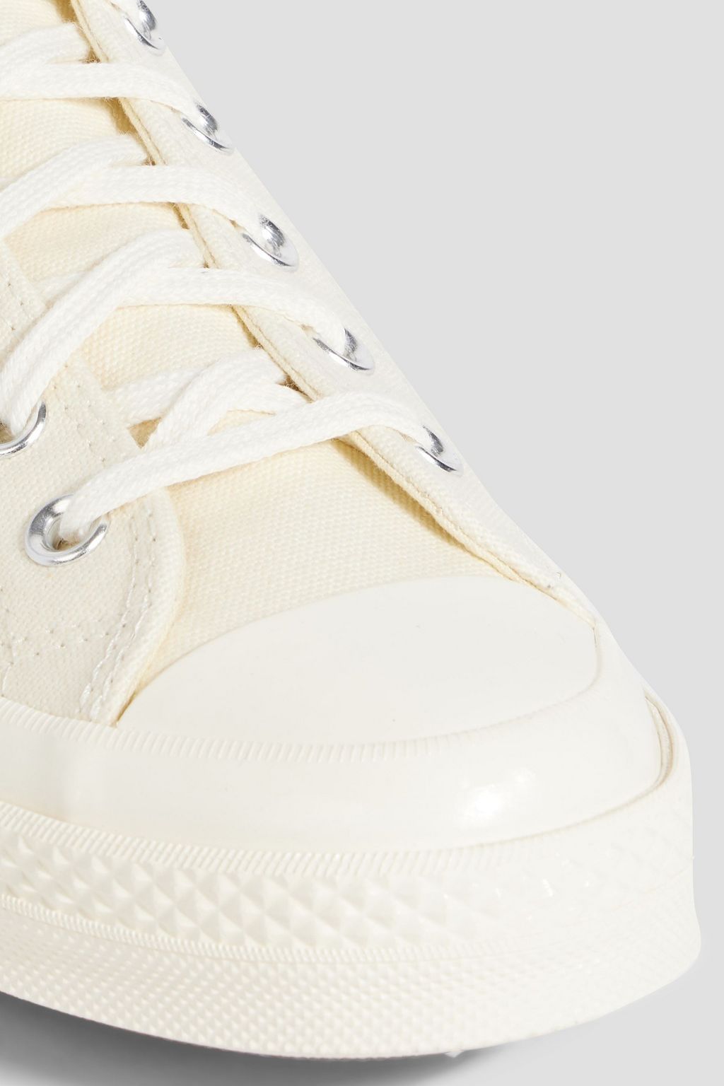 CONVERSE X COMME DES GARÇONS PLAY حذاء سنيكرز "تشاك 70" من الكنفا ومزين بطبعات