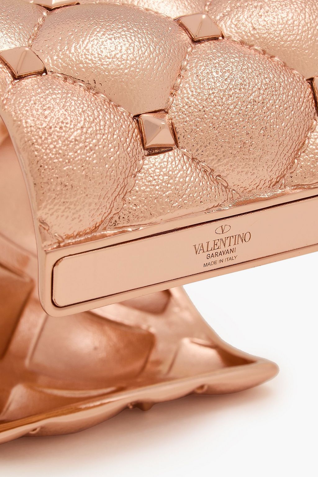 VALENTINO GARAVANI 건메탈 톤 커프